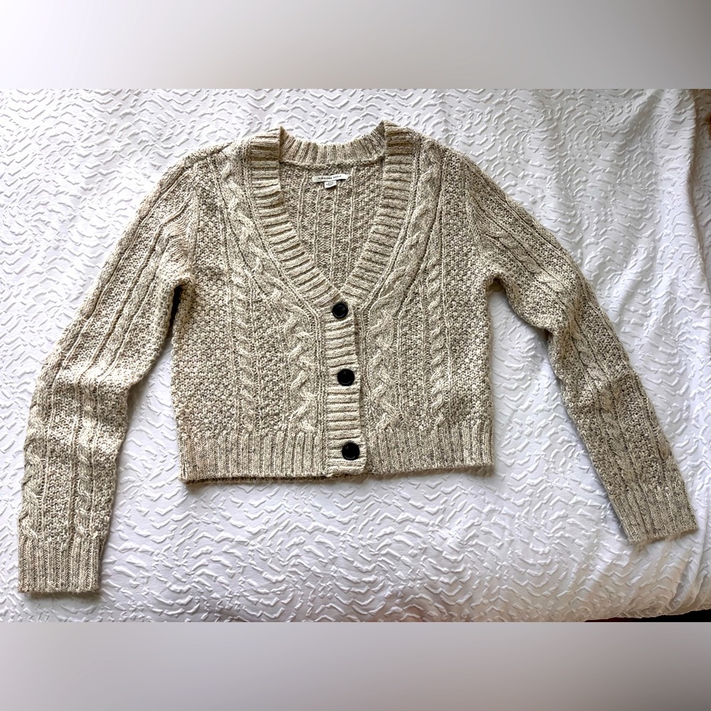 American Eagle cardigan with buttons